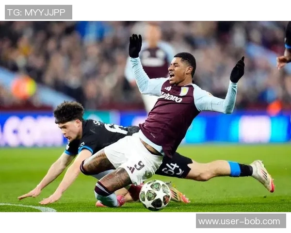 拉什福德在家观看阿斯顿维拉欧联比赛表达对老东家的支持与情感